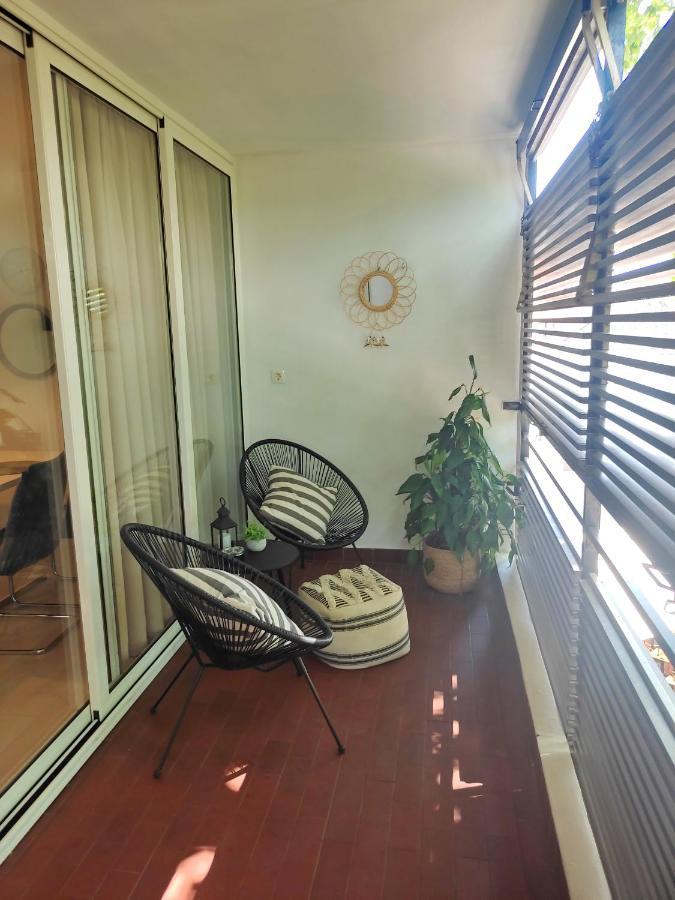 Town Centre Apartment Surprise Split Exterior photo