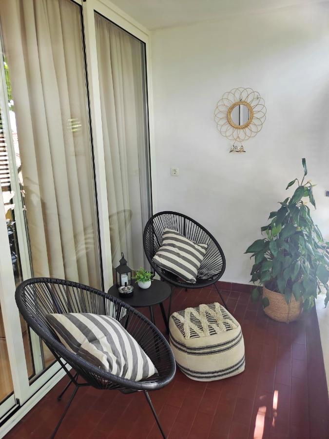 Town Centre Apartment Surprise Split Exterior photo